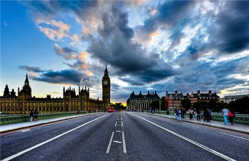 <b>伦敦打造地铁沿线黄金房产</b>