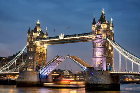 <b>在英国买房，哪几种情况下使用Remortgaging贷款？</b>